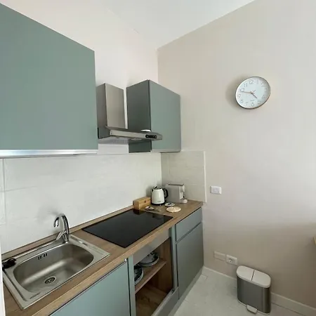 Center Romantic With Terrace Daire
